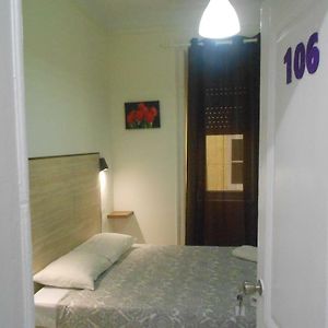 Kamer met een Queen Size Bed